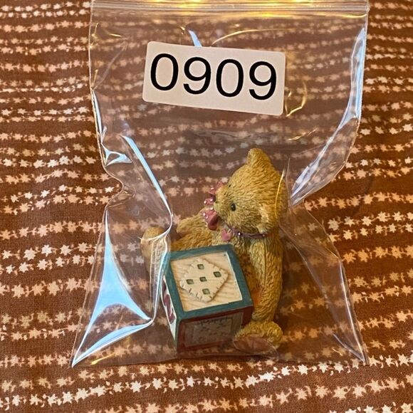 Vintage 1995 Priscilla Hillman W Alphabet Bear Cherished Teddies - Picture 4 of 4